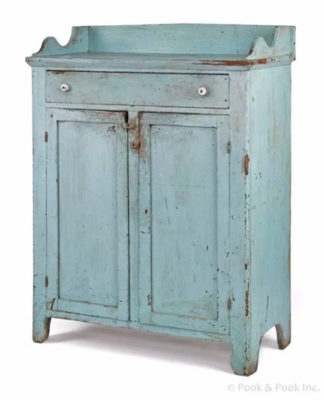 ¿Qué es milkpaint? mueble restaurado y pintado con milkpaint 324x400 - ¿Qué es milkpaint?